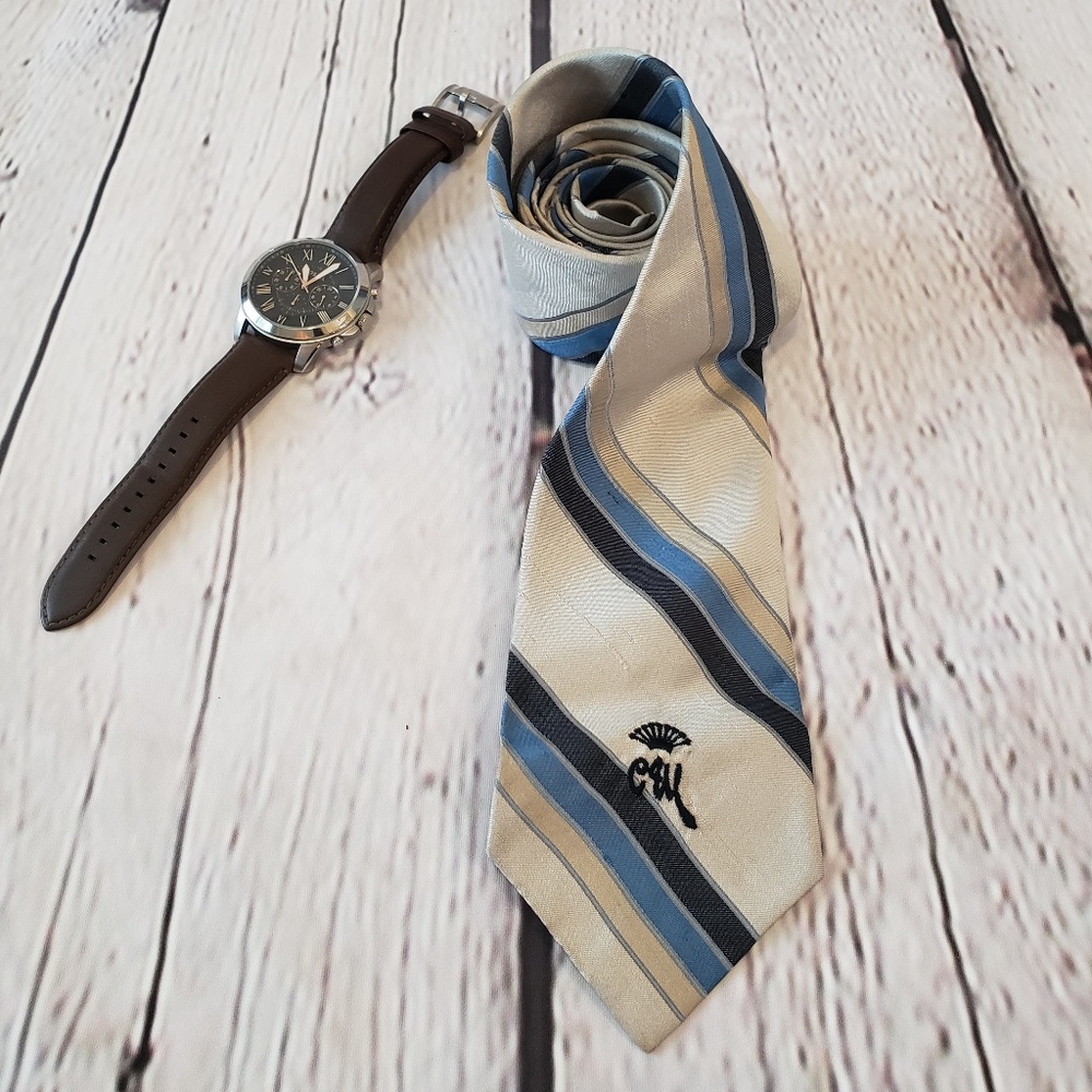 Countess Wara Neck Tie